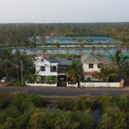 Karma Homestay Mundrothuruth Buitenkant foto